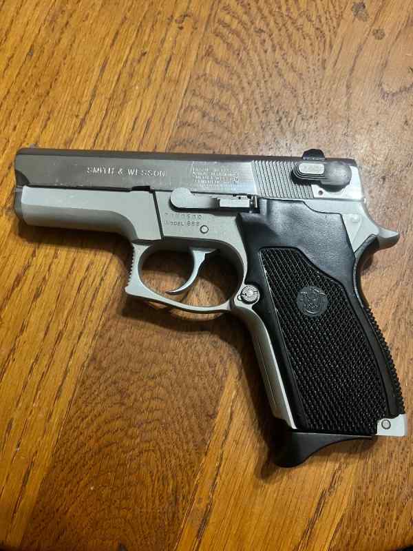 S&amp;W model 669 9mm