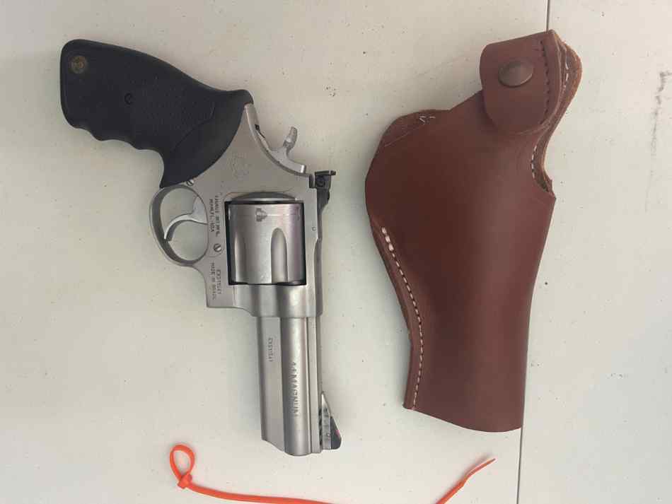 Taurus Tracker 44 Magnum 4 inch 6 rounds .44 mag