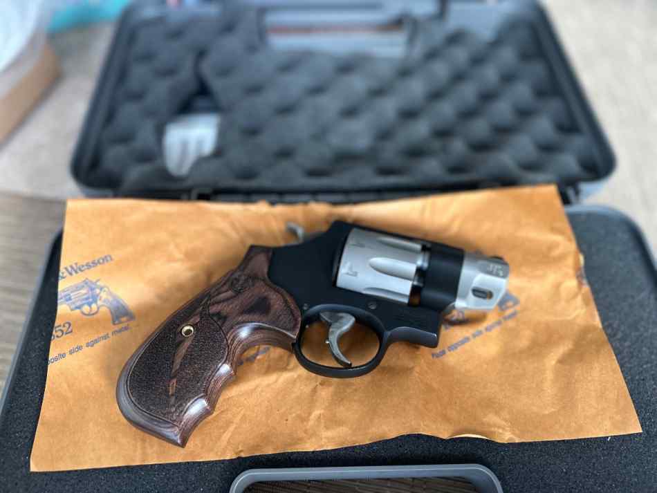 S&amp;W 