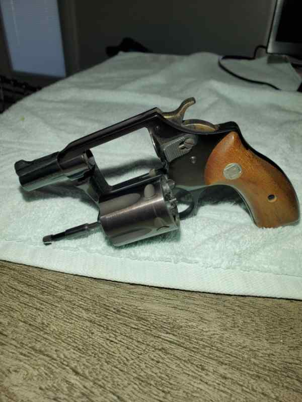 Like new, Unfired, Undercover Charter arms .38 SPL